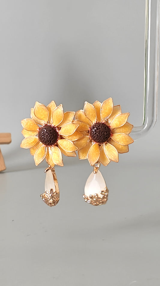 Sunflower Pendant Necklace Dangle Earrings Ring and Hair Piece